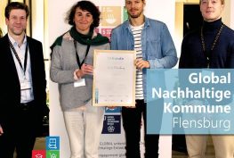 Urkunde Gruppenbild Global Nachhaltige Kommune Flensburg